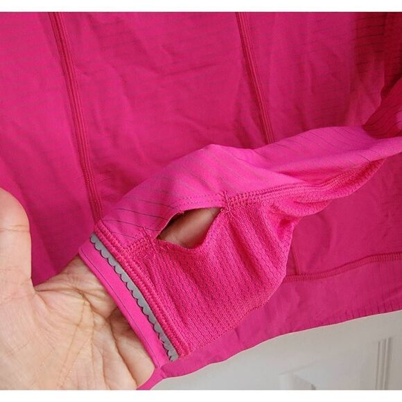 Lululemon Workout Top 6 - Picture 6 of 8